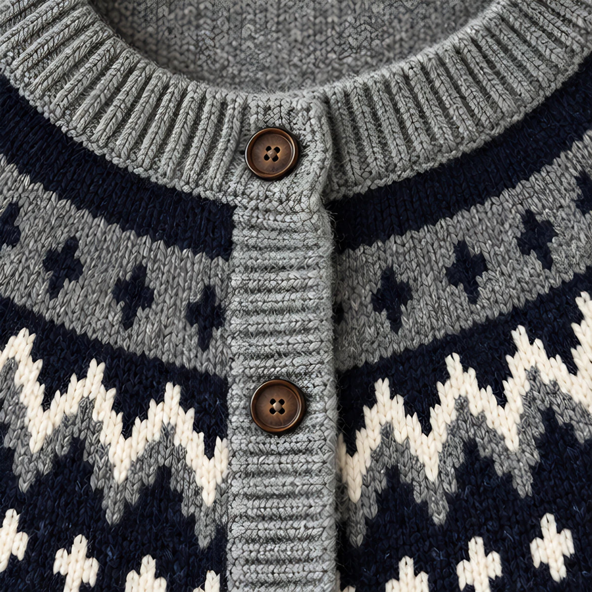 Evelia Women's Fair Isle Yoke Cardigan - Navy - relisted - Hendlys - Image 4
