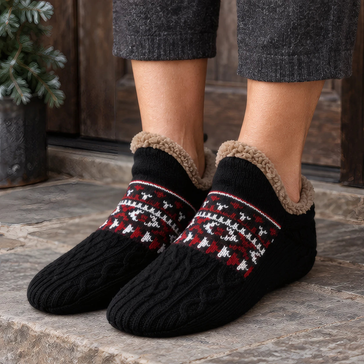 Torvale Non-Slip Fleece-Lined Slipper Socks - Black - Apparel & Accessories > Socks > Slipper Socks - Hendlys - Image 1